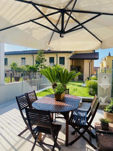 Casa Vacanze Lea Villa ตอสโกลาโน มาแดร์โน ภายนอก รูปภาพ